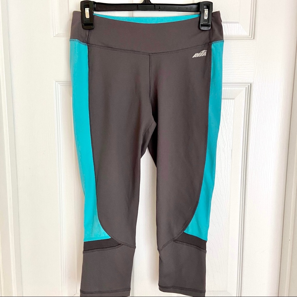 Avia Capri Athletic Leggings. Size Small